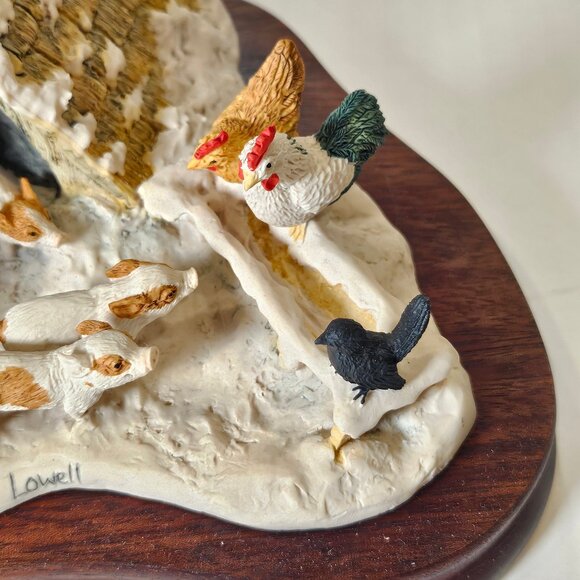 Lowell Davis "Waiting For Mr Lowell" Christmas 1993 Figurine Pigs Chickens - Picture 3 of 12